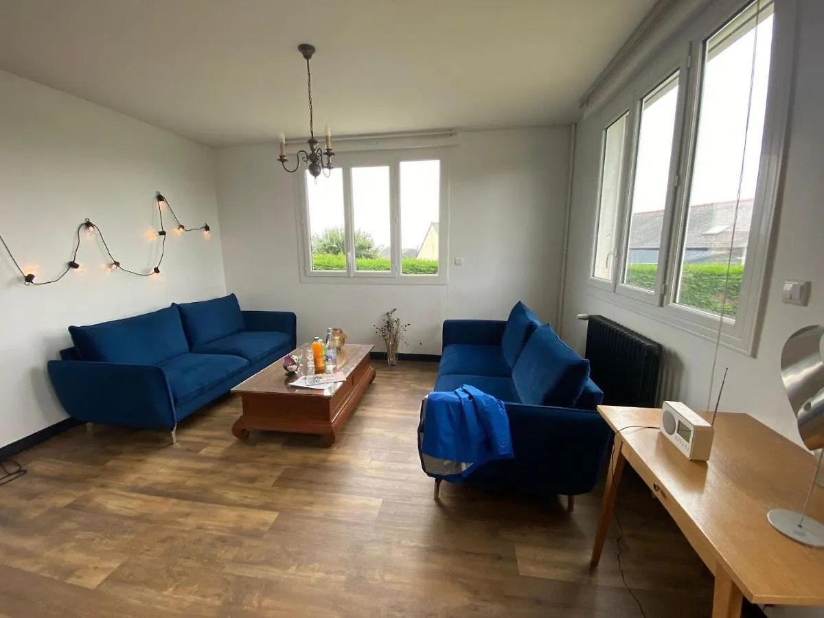 Chambre Dans Maison A Partager Talensac 0*,  France